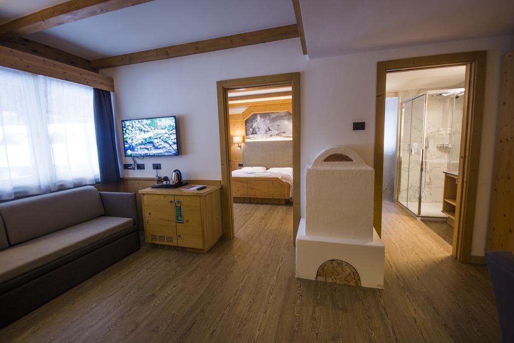 Hotel Cirelle Suite & Spa Canazei Extérieur photo
