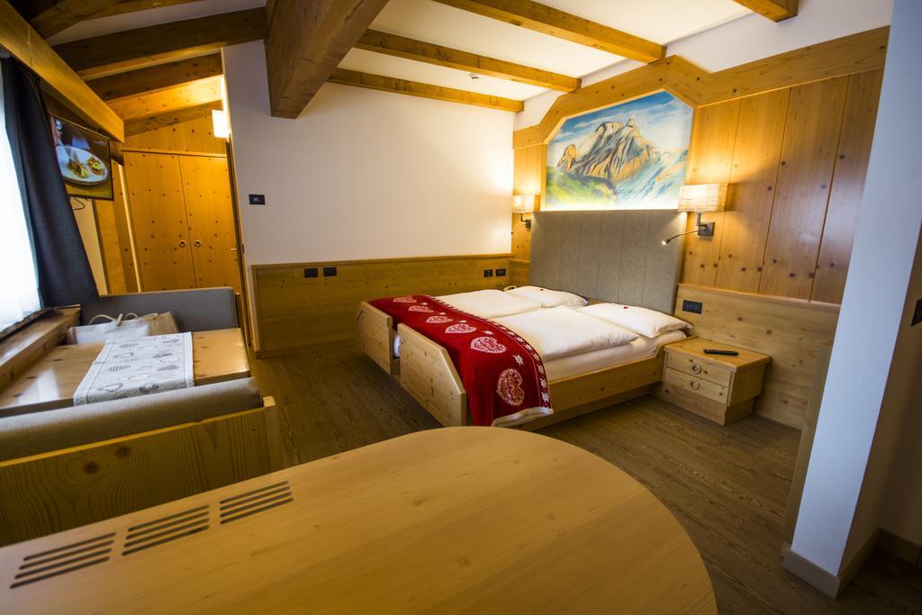 Hotel Cirelle Suite & Spa Canazei Extérieur photo