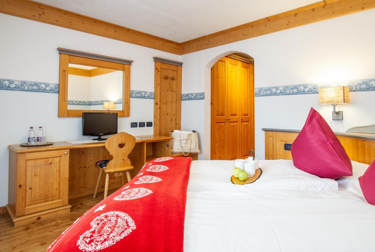 Hotel Cirelle Suite & Spa Canazei Extérieur photo